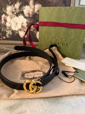 Gucci Black Leather Belt with Gold Double G Interlocking Buckle- with tags